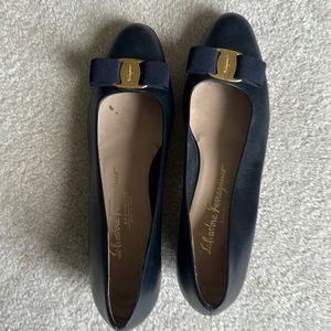 Navy Ferragamo Vera Pump